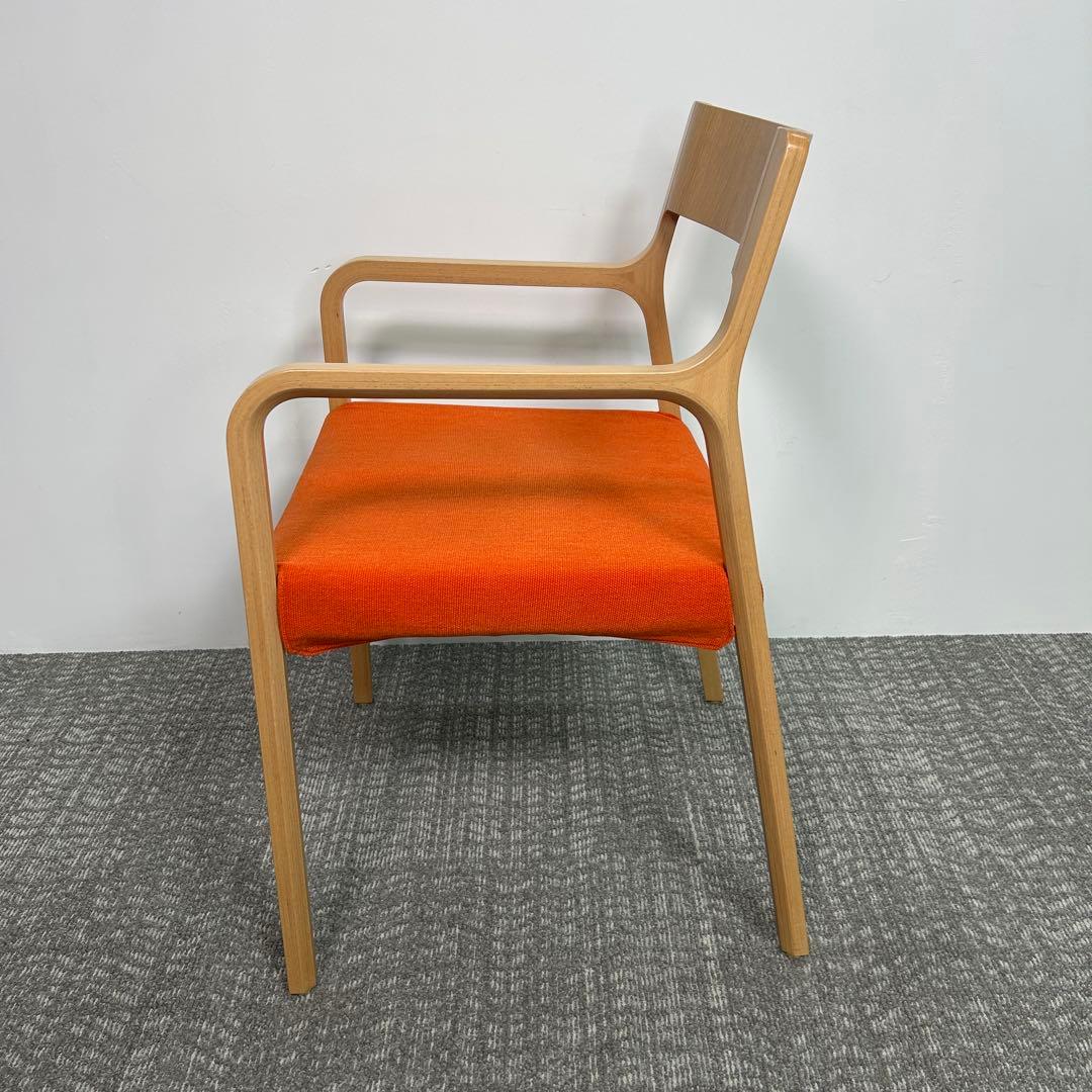 美品　arflex(アルフレックス) RINN,ダイニングチェア　オレンジ