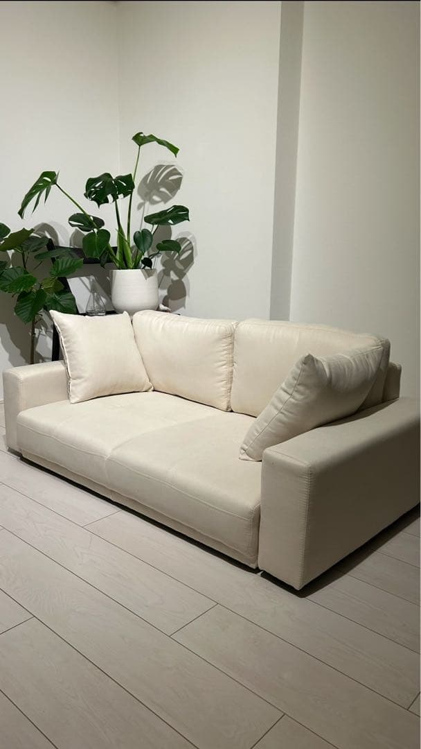 Lottie 2人掛けローソファ 130cm幅 クッション付