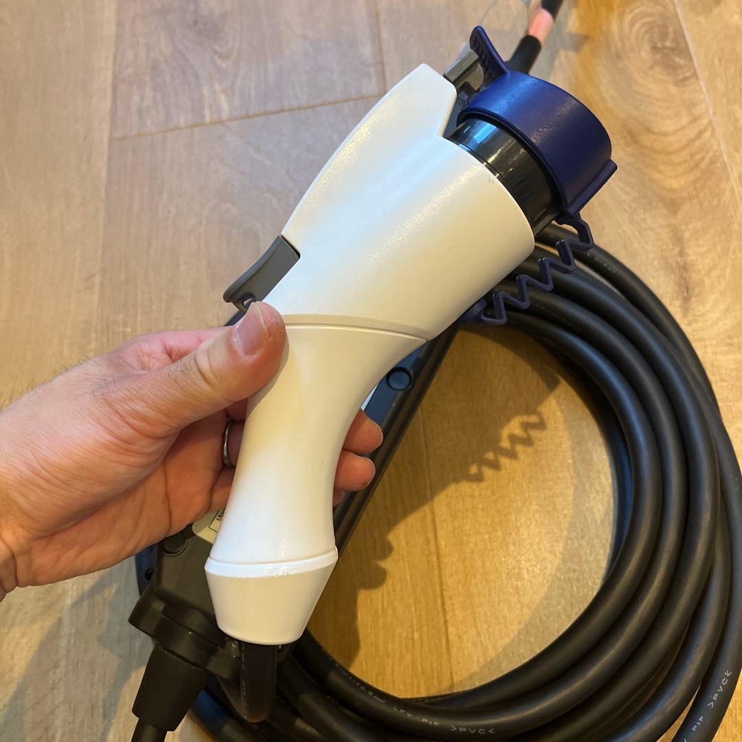 三菱アウトランダーPHEV GN0W純正200V充電ケーブル　2023年　電気