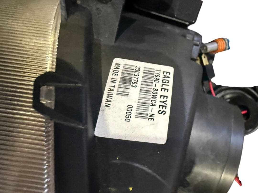 EAGLE EYES ランクル100 LX470 イカリング ヘッドライト