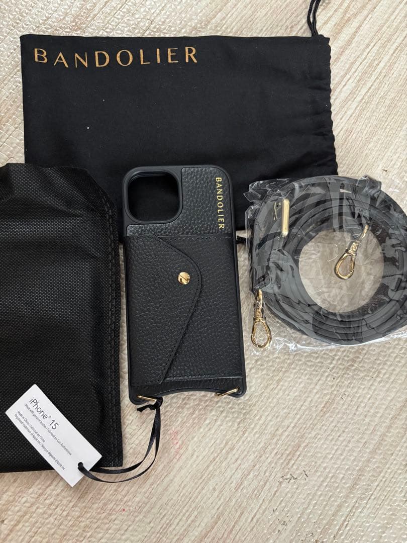 BANDOLIER iPhone 15 ケース ブラック