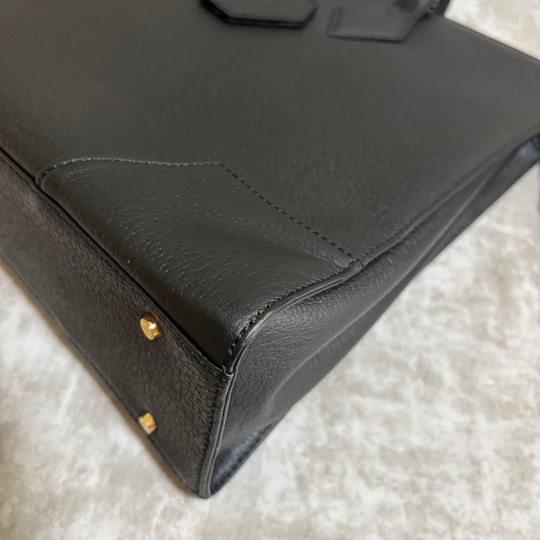 H21 Vivienne Westwood ビジネスバッグ　ブラック　チャーム付