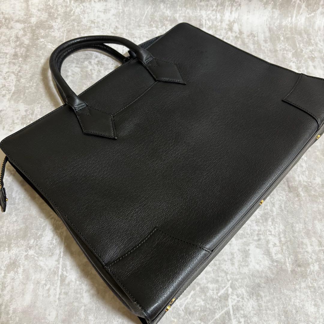 H21 Vivienne Westwood ビジネスバッグ　ブラック　チャーム付