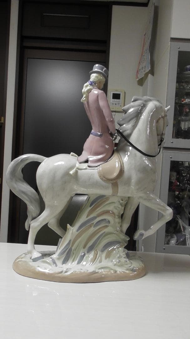 たか　REX　VALENCIA【白馬に乗る貴婦人】3　リアドロ 　Ｌ495