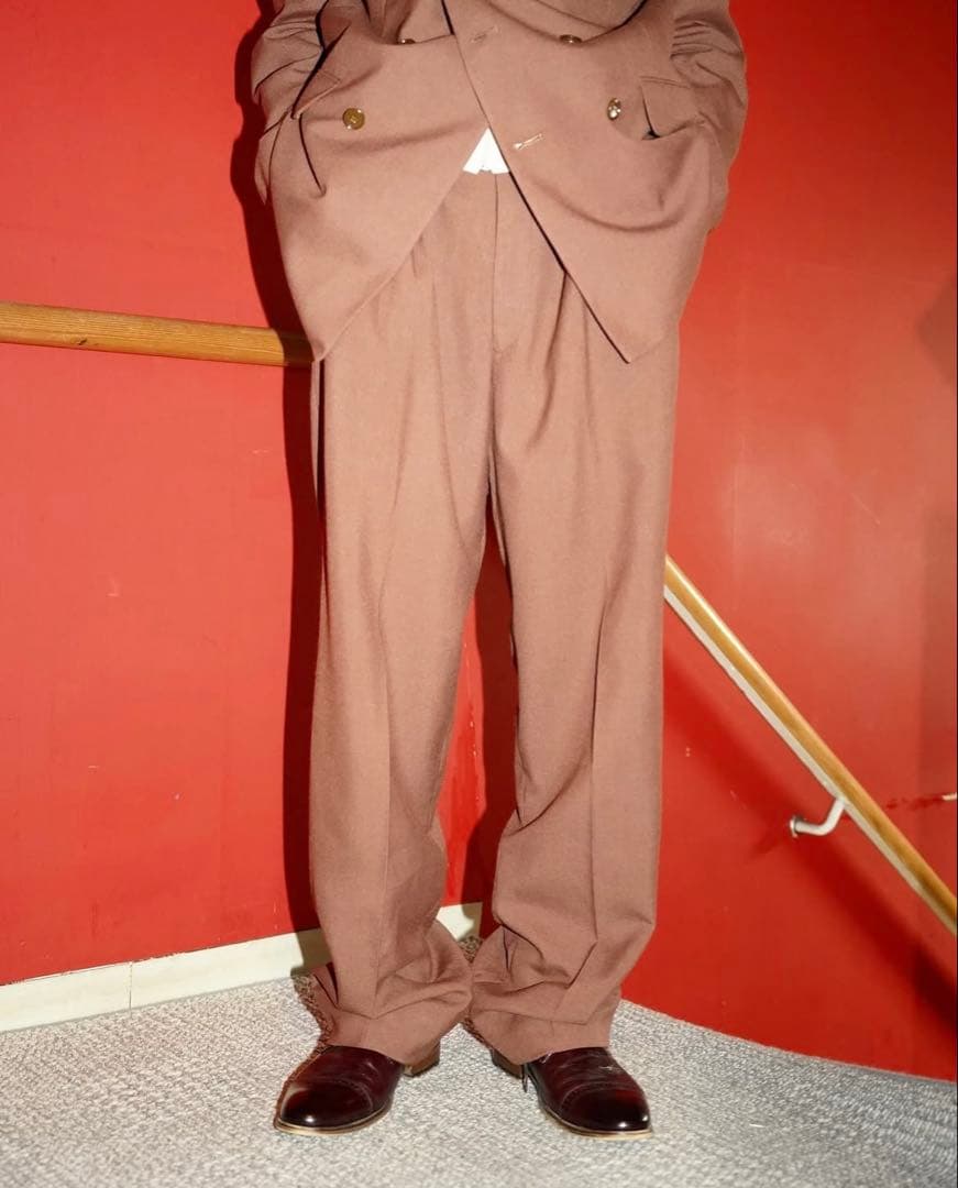 ブラウン ダブルブレストスーツ