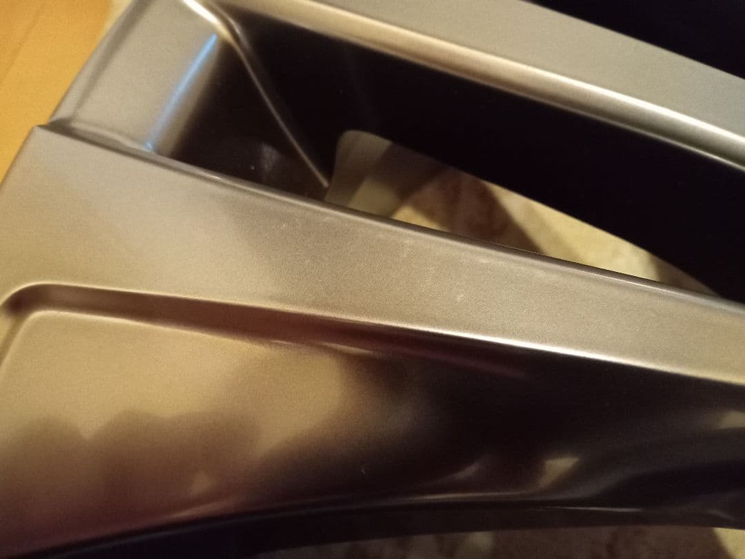 ８０ハリアー純正ホイール　１本