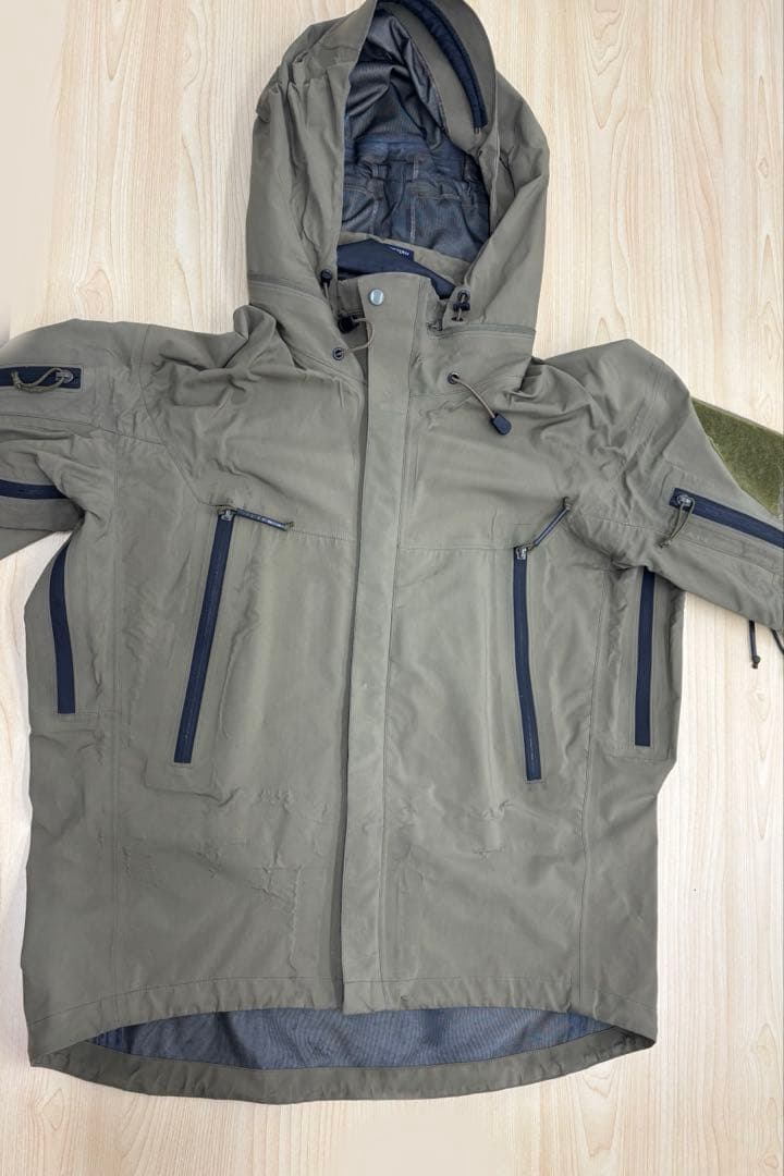 ARC’TERYX LEAF Alpha Jacket ゴアテックス M