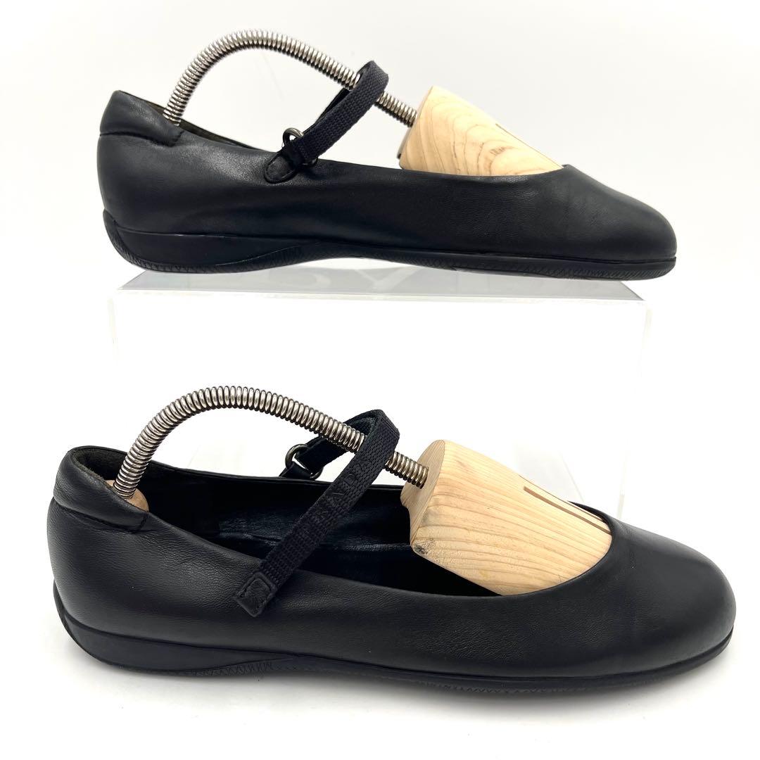 7LS10_美品 プラダ メリージェーン フラットシューズ 黒 ナッパレザー37