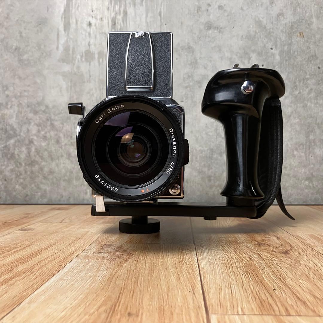 ハッセルブラッド500CM＋ディスタゴンCF 50/4＋フラッシュガンブラケット