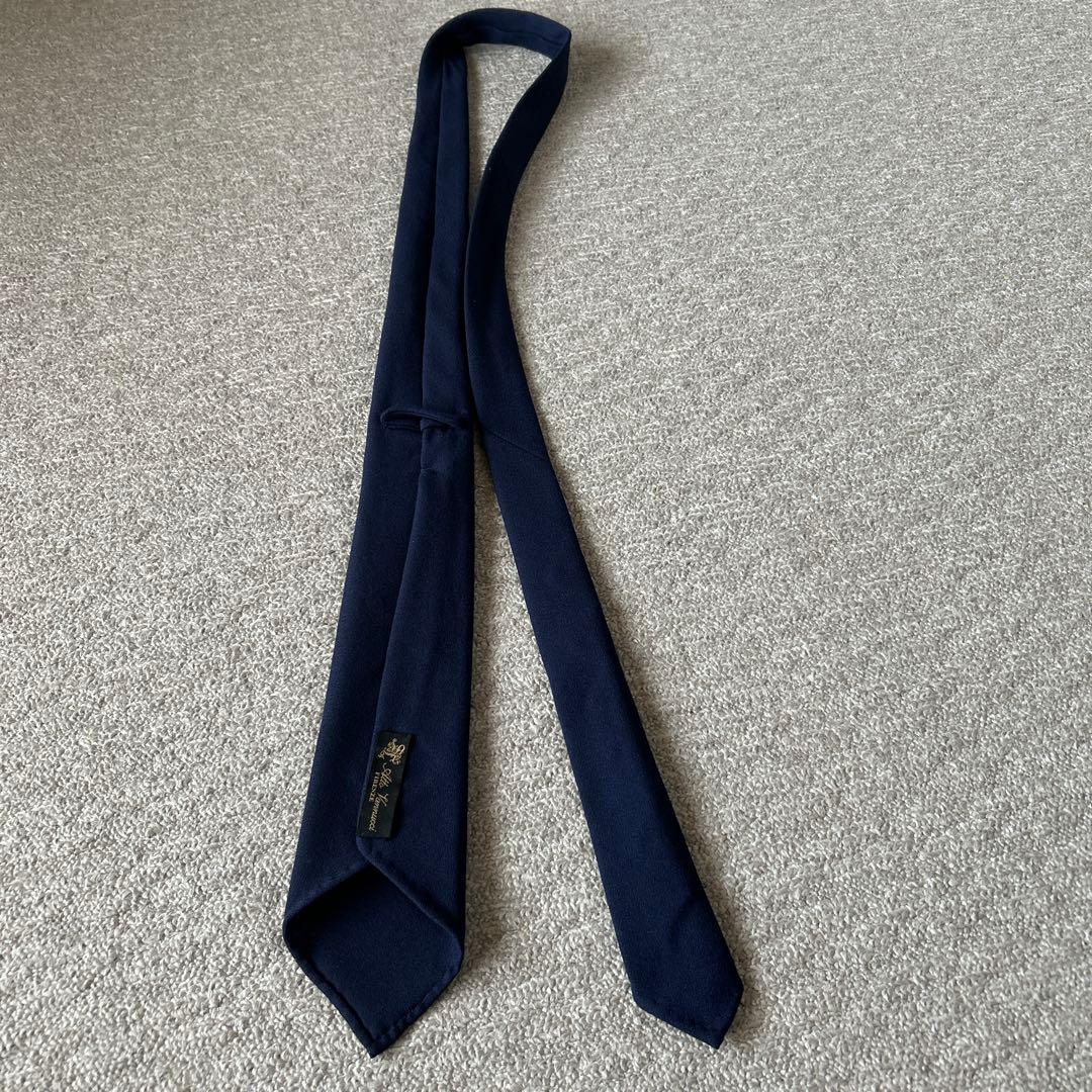 アットヴァンヌッチ ソリッド セッテピエゲ ネイビー ネクタイ