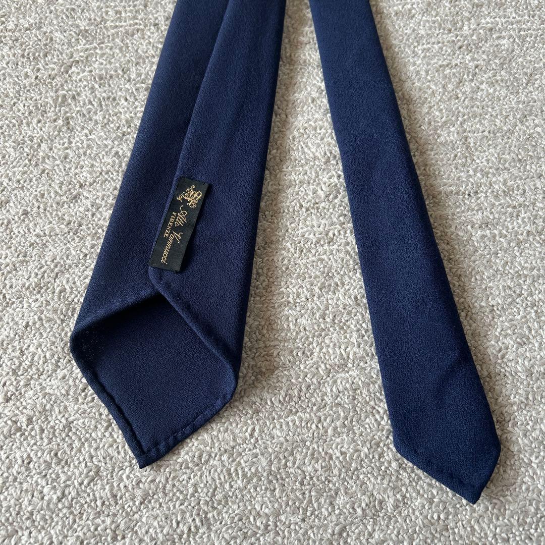 アットヴァンヌッチ ソリッド セッテピエゲ ネイビー ネクタイ