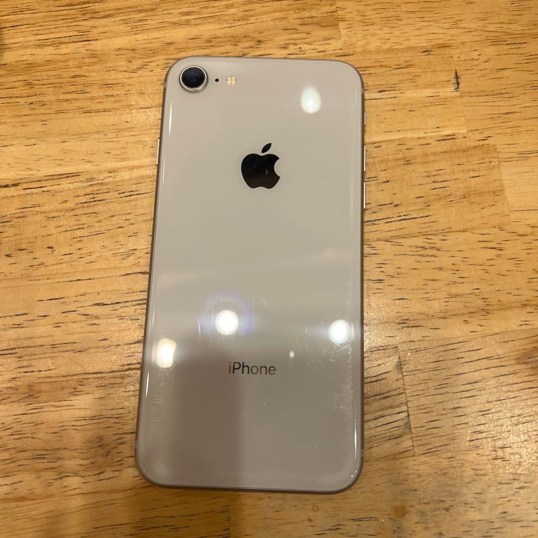 iPhone8 シルバー　64G SIMフリー