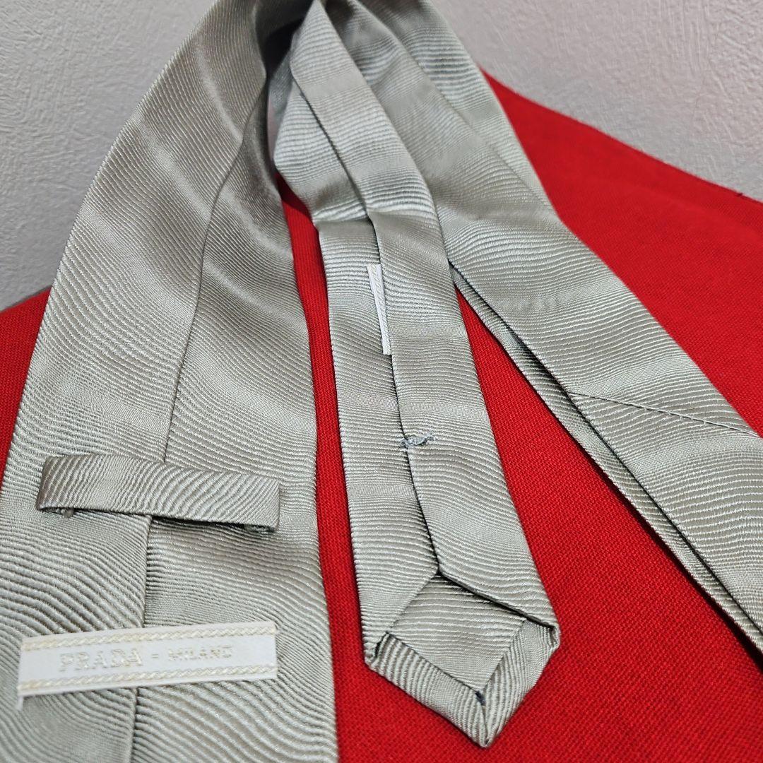 PRADA プラダ ネクタイ 光沢 ストライプ グレー 高級