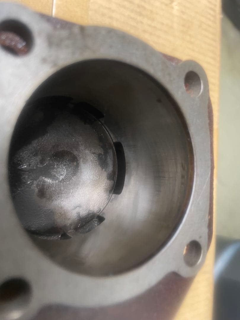 グランドアクシス100 社外シリンダーとピストン