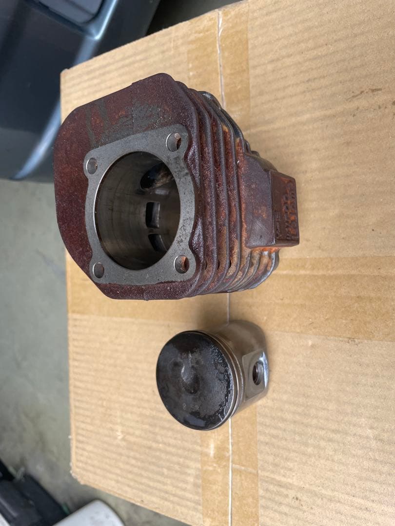 グランドアクシス100 社外シリンダーとピストン