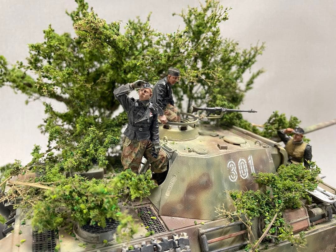 戦車ジオラマ　1/35 ドイツ　パンターG型と戦車兵