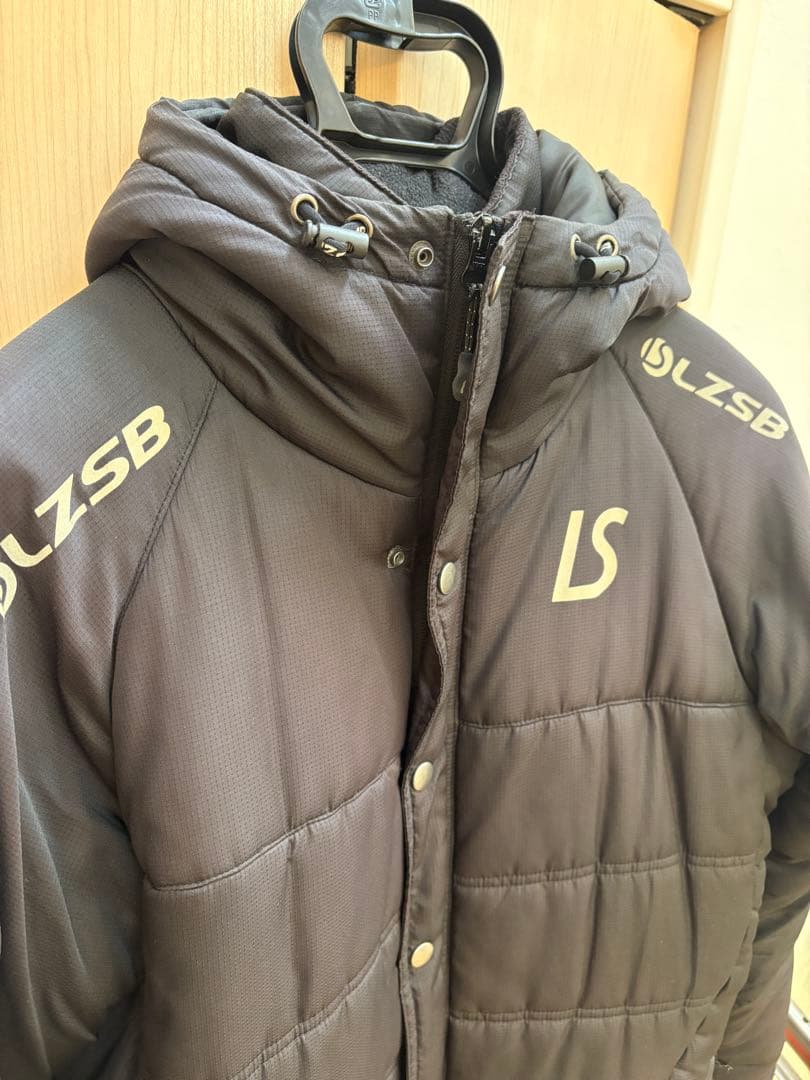 ルースイソンブラ 中綿ジャケット ブラック Mサイズ