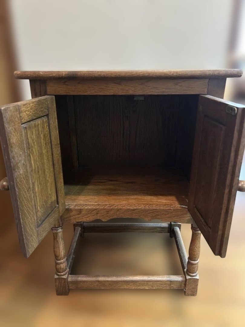 y*m様 キャビネット　観音開き　アンティーク家具