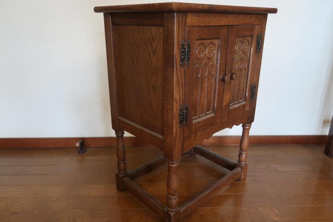 y*m様 キャビネット　観音開き　アンティーク家具