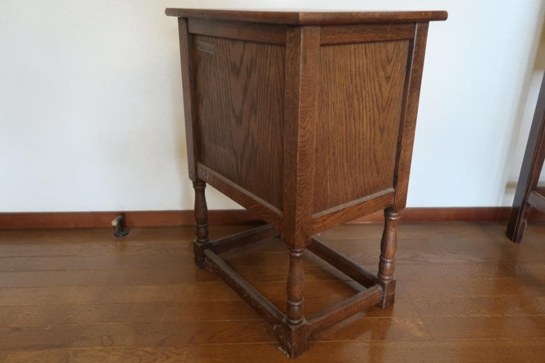 y*m様 キャビネット　観音開き　アンティーク家具