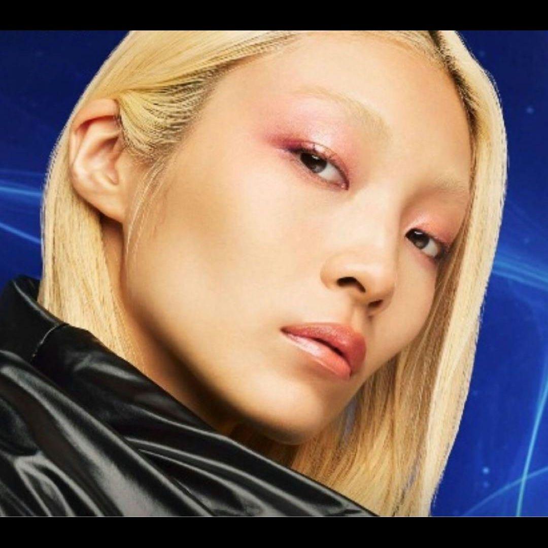 シュウウエムラクラッシュドジェムクポ！ピンク アイシャドウファイナルファンタジー