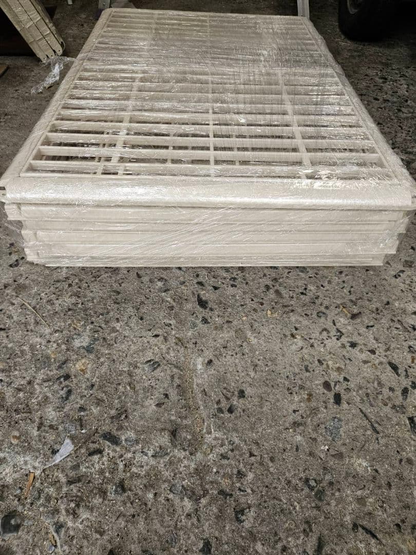 プラスチック　3段ケージ