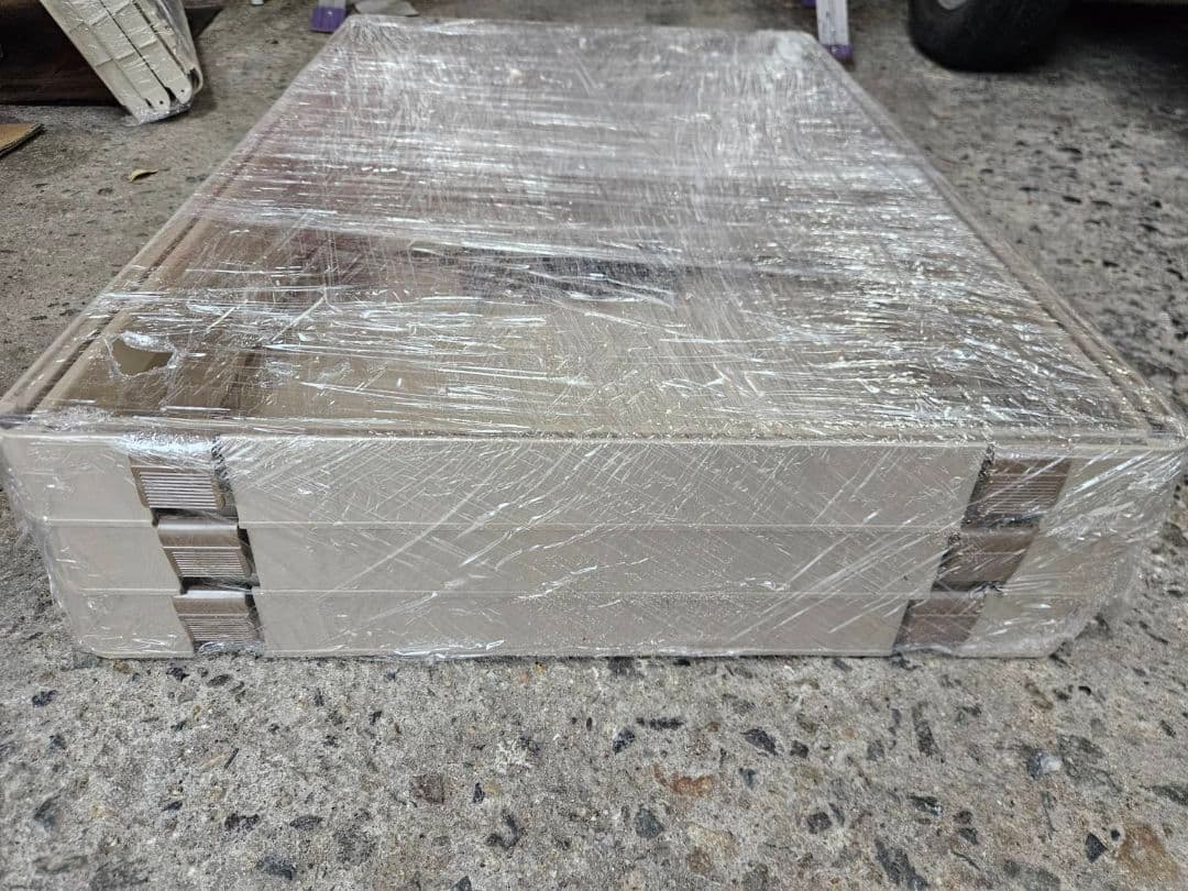 プラスチック　3段ケージ