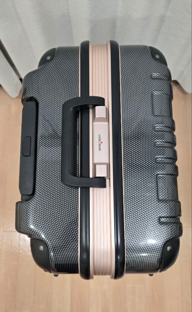 レジェンドウォーカー キャリーケース M 68L ブラック ピンク