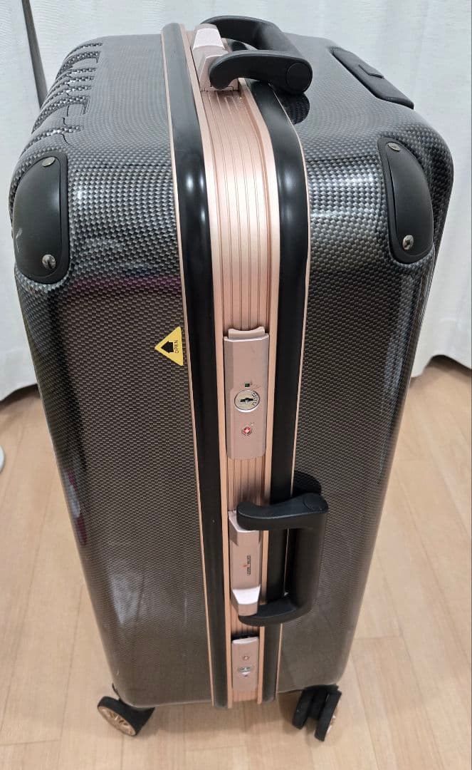 レジェンドウォーカー キャリーケース M 68L ブラック ピンク