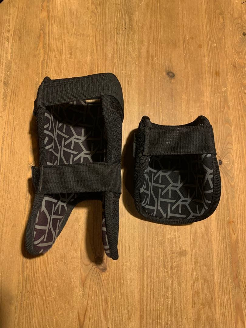 Nike フットガード エルボーガード　黒