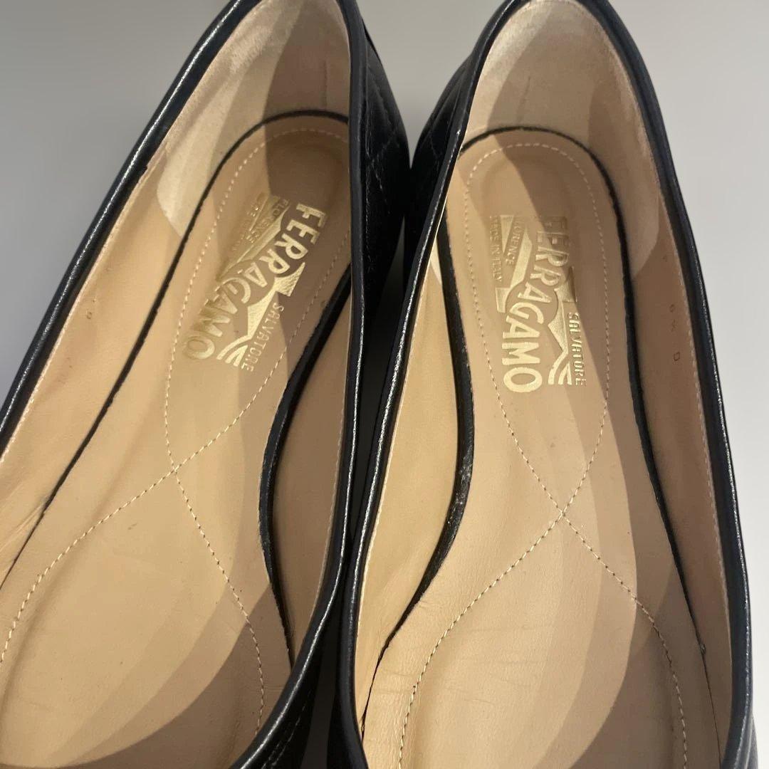 ◉フェラガモ　フラットシューズ　サイズ6 1/2 　靴の裏側のみ汚れあり