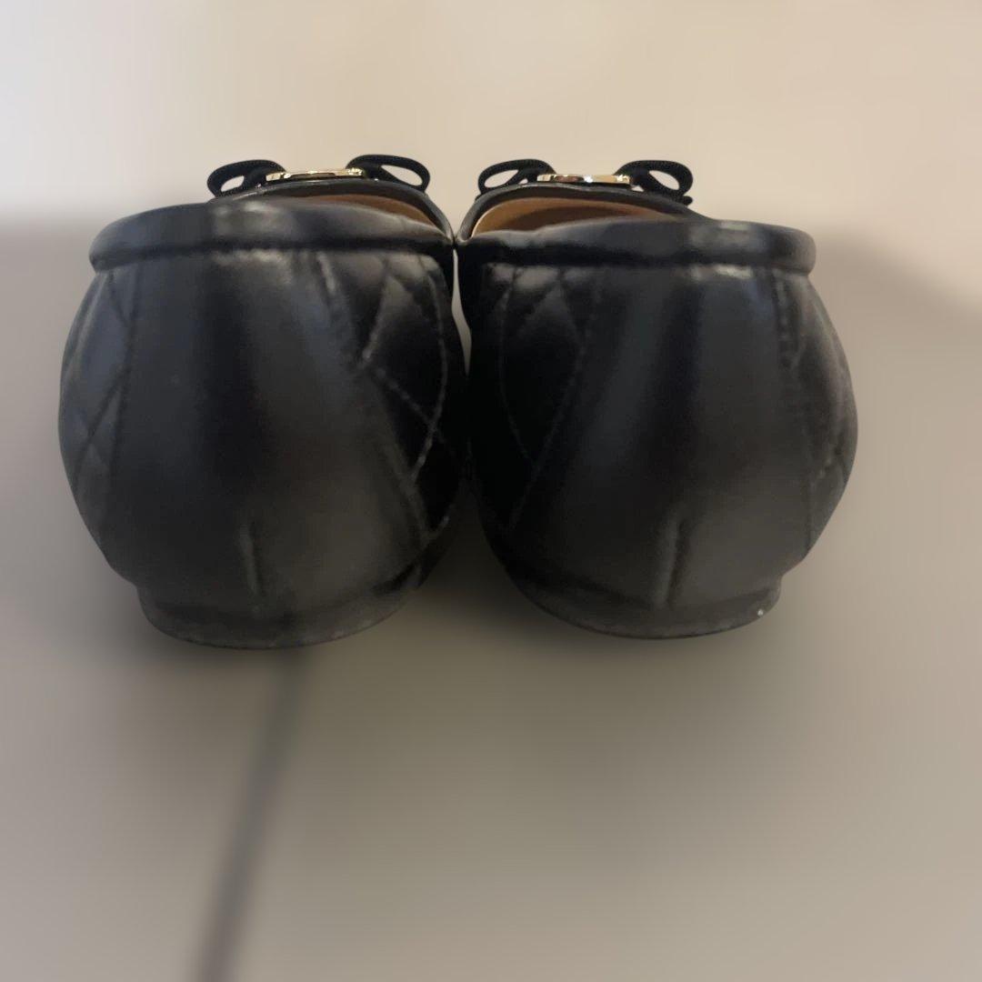 ◉フェラガモ　フラットシューズ　サイズ6 1/2 　靴の裏側のみ汚れあり