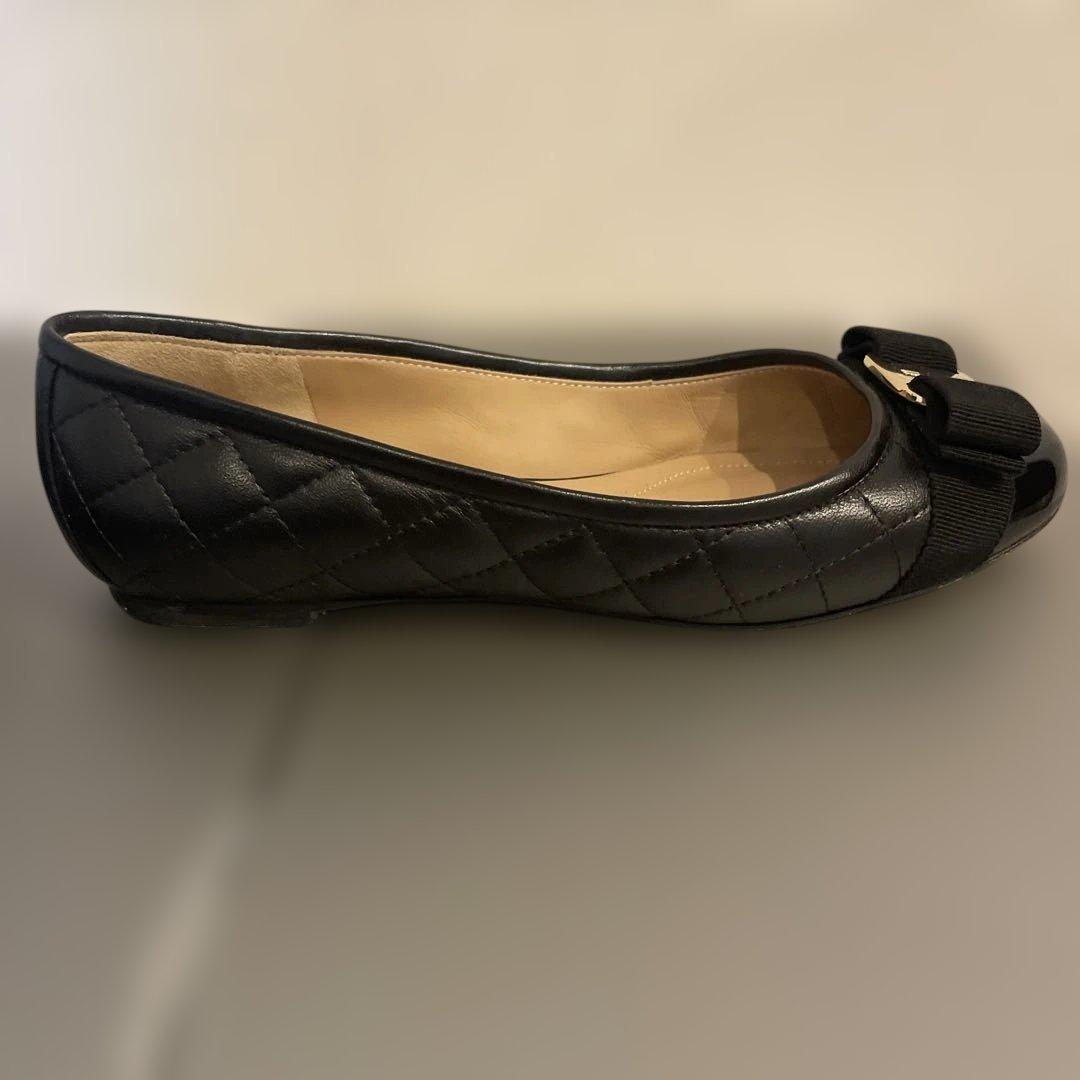 ◉フェラガモ　フラットシューズ　サイズ6 1/2 　靴の裏側のみ汚れあり