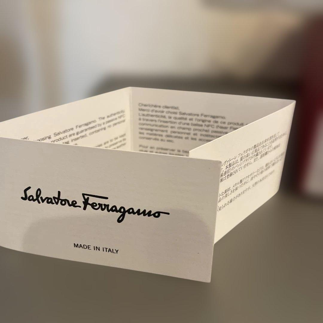 ◉フェラガモ　フラットシューズ　サイズ6 1/2 　靴の裏側のみ汚れあり