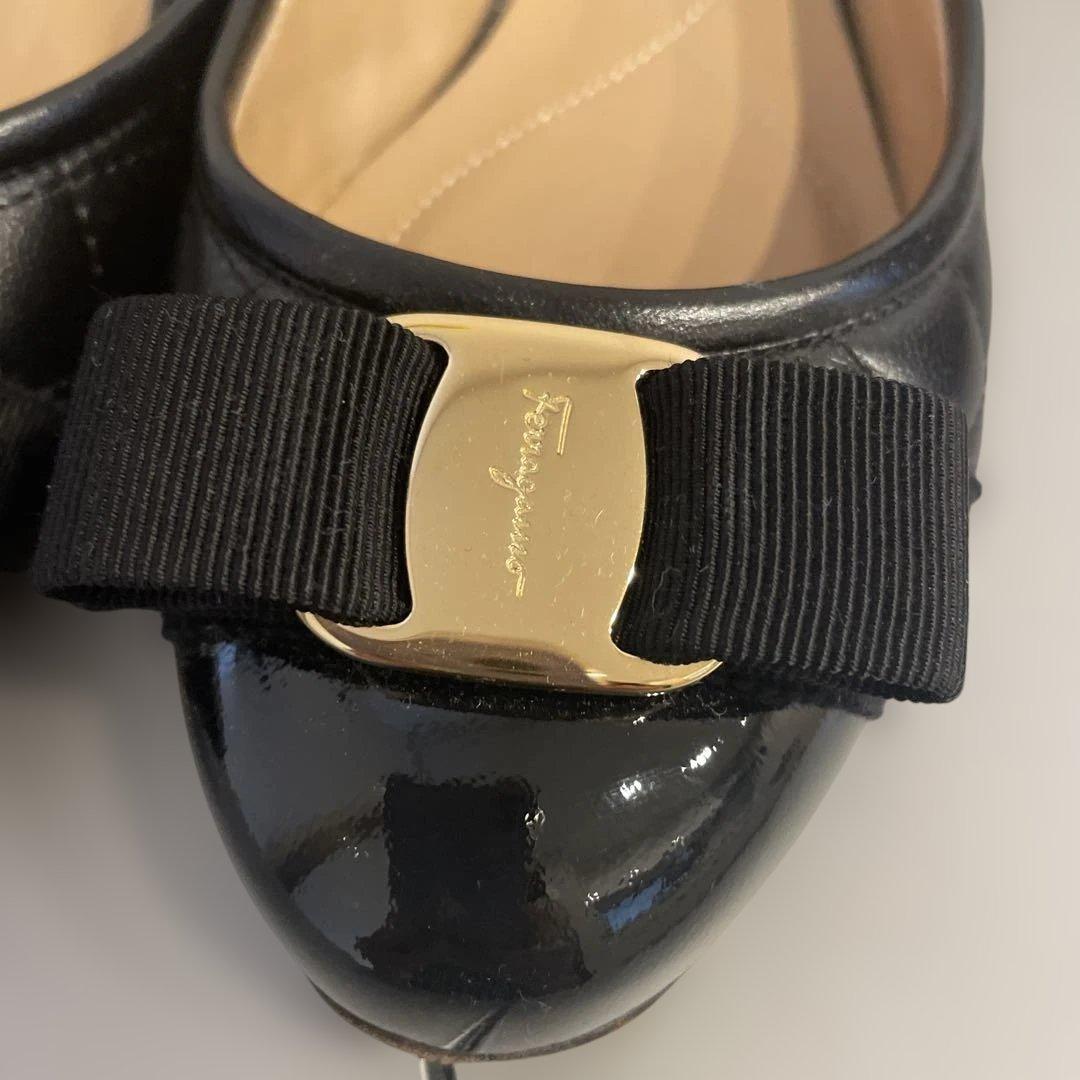 ◉フェラガモ　フラットシューズ　サイズ6 1/2 　靴の裏側のみ汚れあり