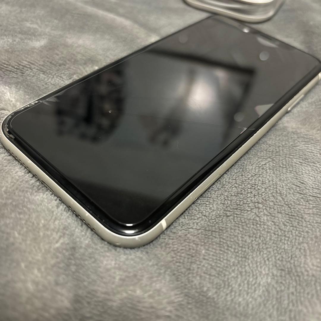 iPhone 11 ホワイト64GB 本体 充電器・イヤフォン付き