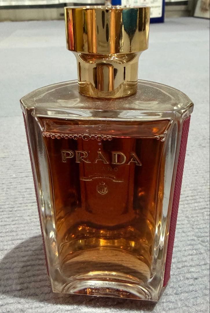 PRADA 香水