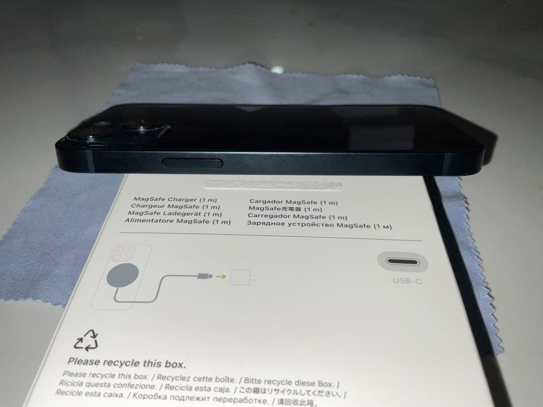 ミ*ー様 iPhone 13 minブラック 本体