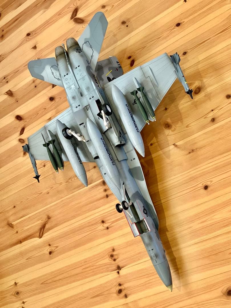 航空機・ヘリコプター bbi 1/18 F/A-18 HORNET