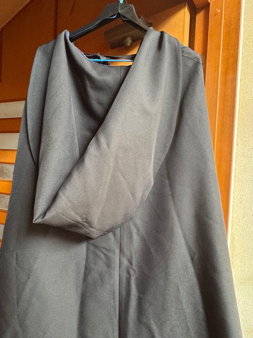 アトリエボズ　黒いフード付きケープコート　着物にも