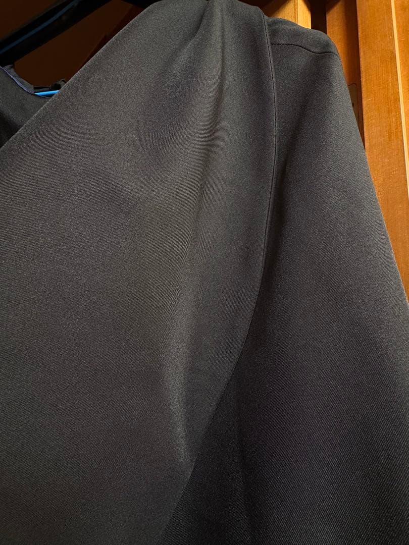 アトリエボズ　黒いフード付きケープコート　着物にも