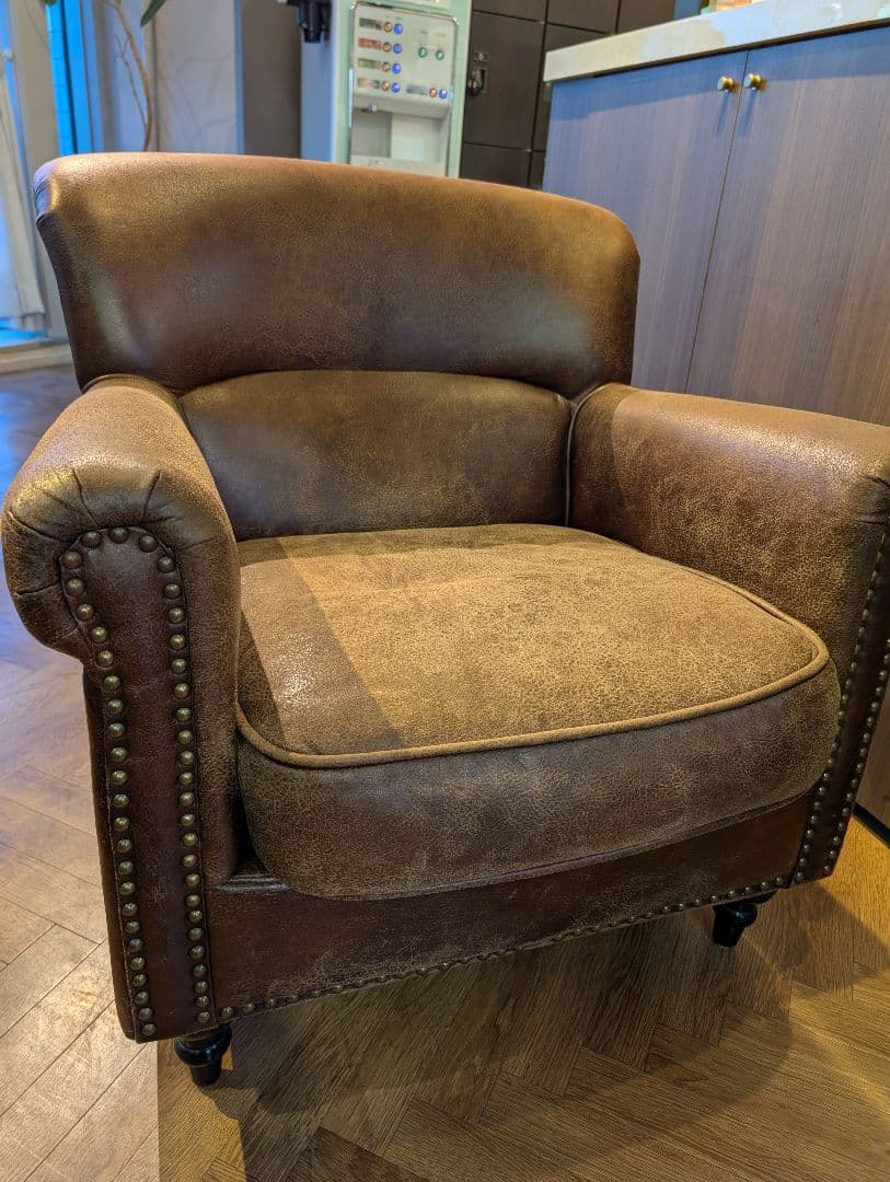 ブラウンレザー風アームチェア 1人掛けソファー