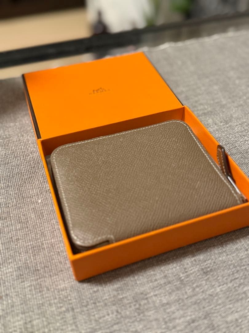 エルメス　シルクイン　コンパクト　エトゥープ