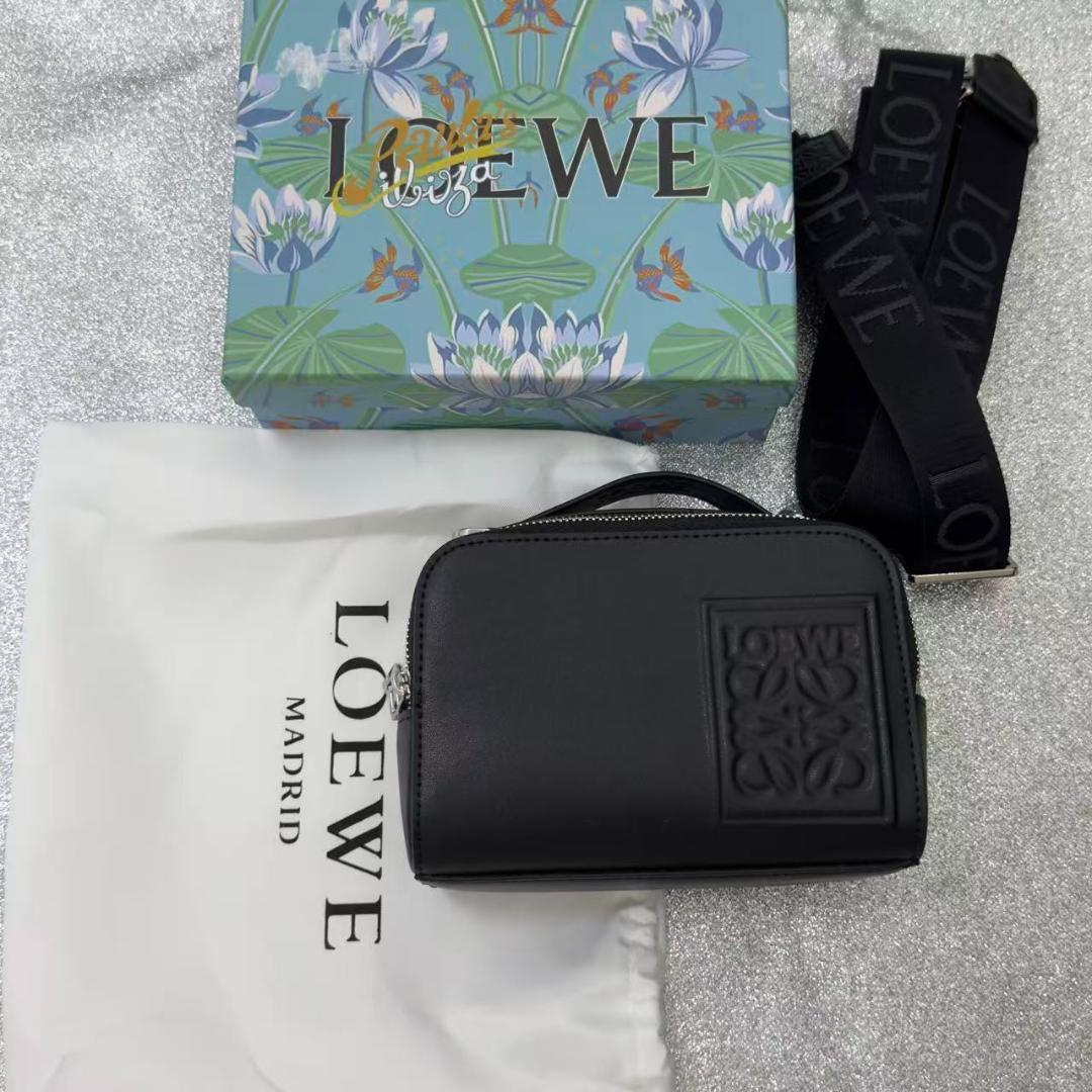 ブラックショルダーバッグ