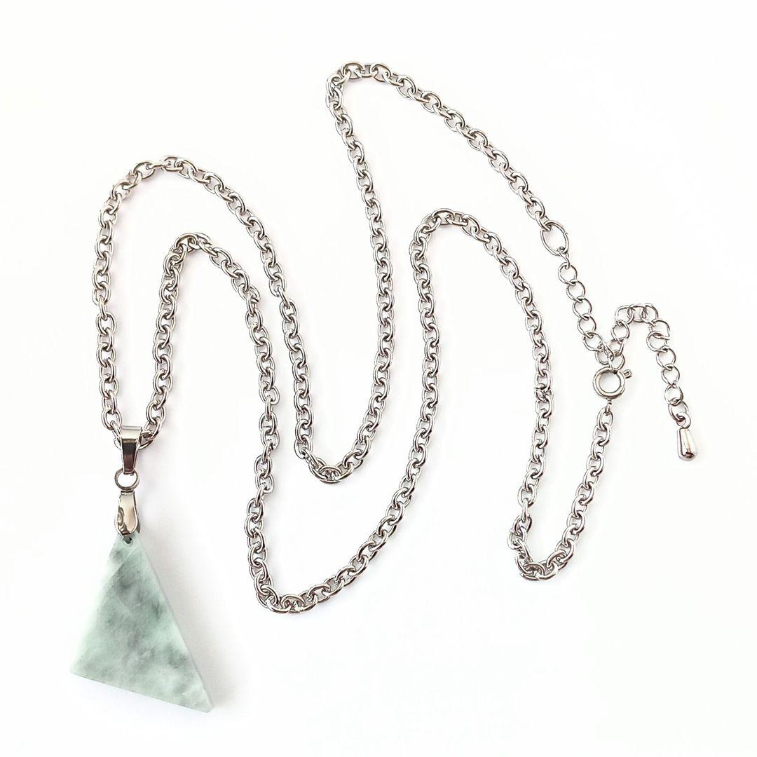 ネックレス｜幸福など｜身に付けるほど唯一無二の「あなた色」に染まる！糸魚川翡翠①