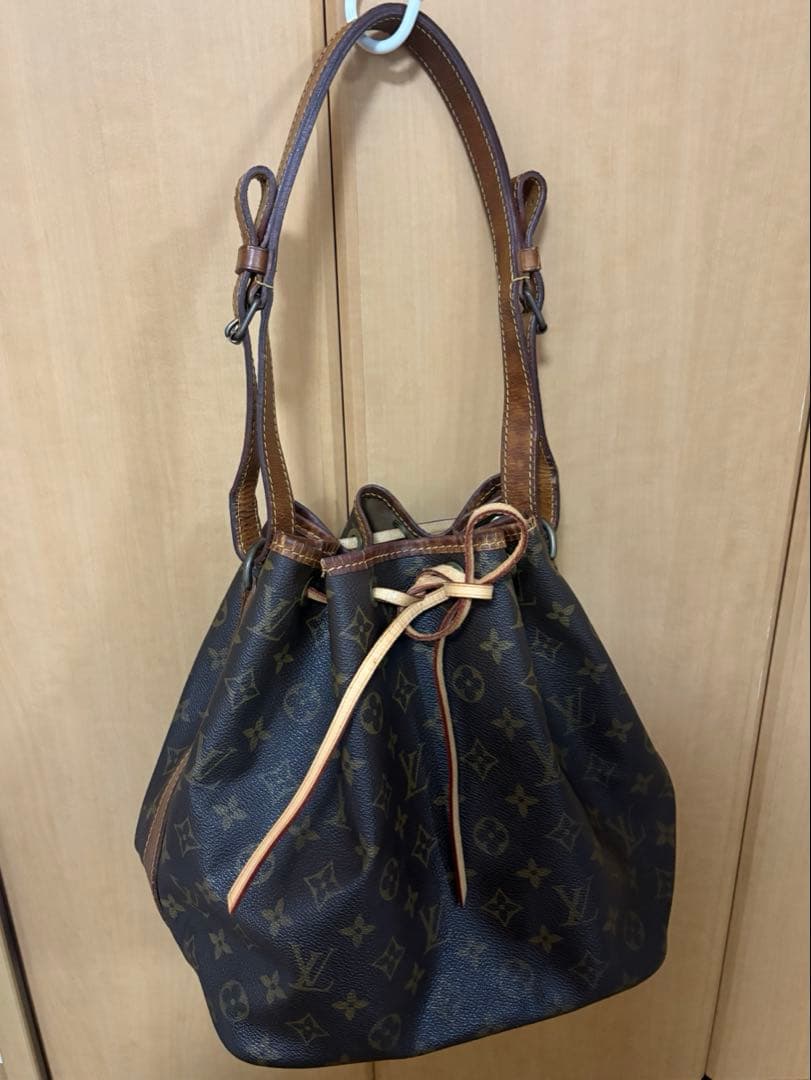 LOUIS VUITTONモノグラム ノエ ショルダーバッグ