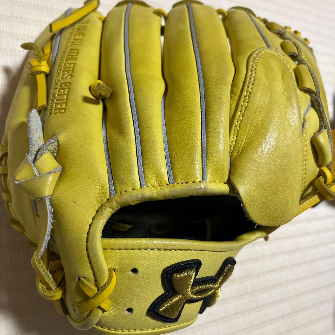 美品　アンダーアーマー　軟式　グローブ　黄色　イエロー　大人　③ 希少