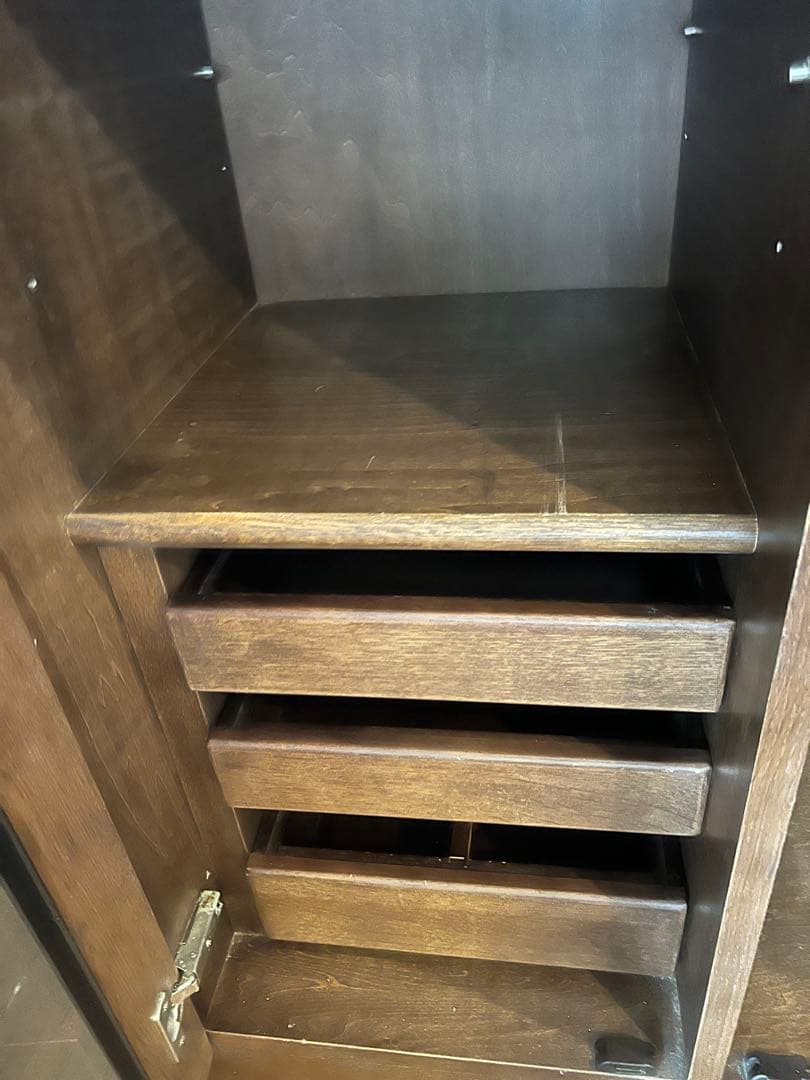 カリモク木製ガラス扉キャビネット