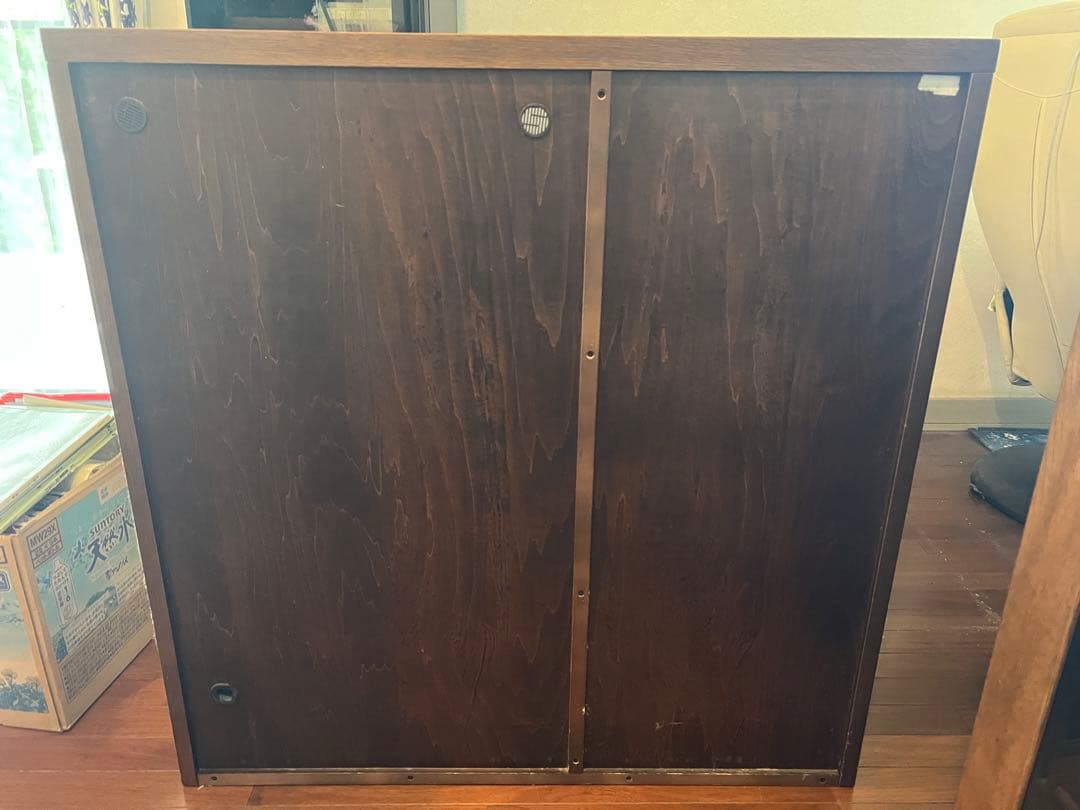 カリモク木製ガラス扉キャビネット