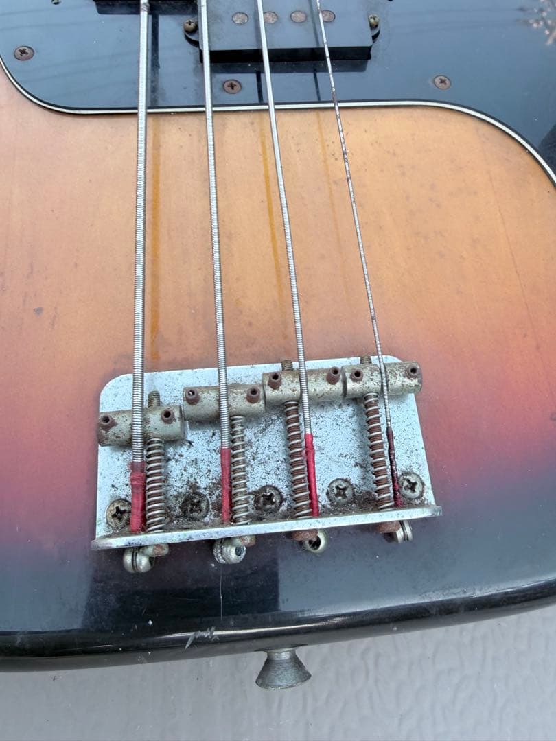 エレキベース サンバースト シングルコイル